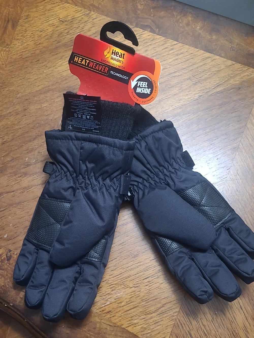 New with tag! Heat Holders Weaver Youth Small/Medium Black Winter Thermal Gloves